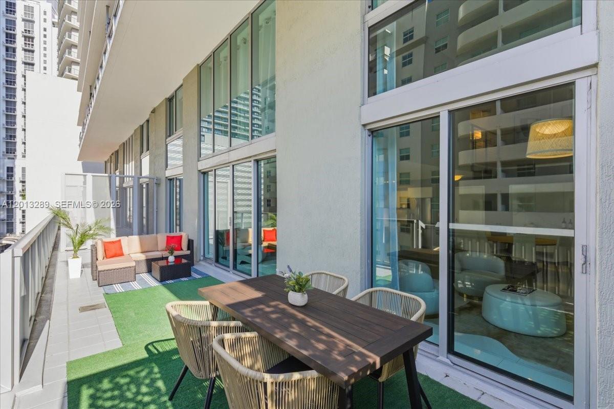 1111 SW 1st Ave Unit: 721-N