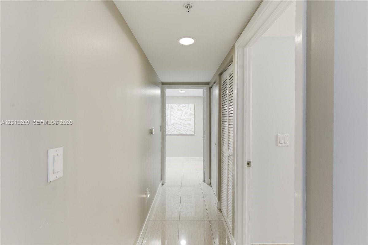 1111 SW 1st Ave Unit: 721-N