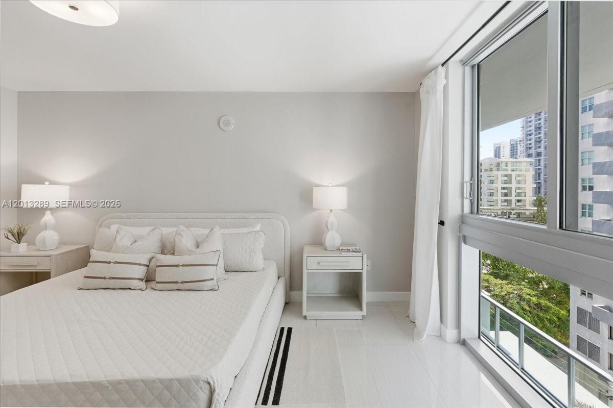 1111 SW 1st Ave Unit: 721-N