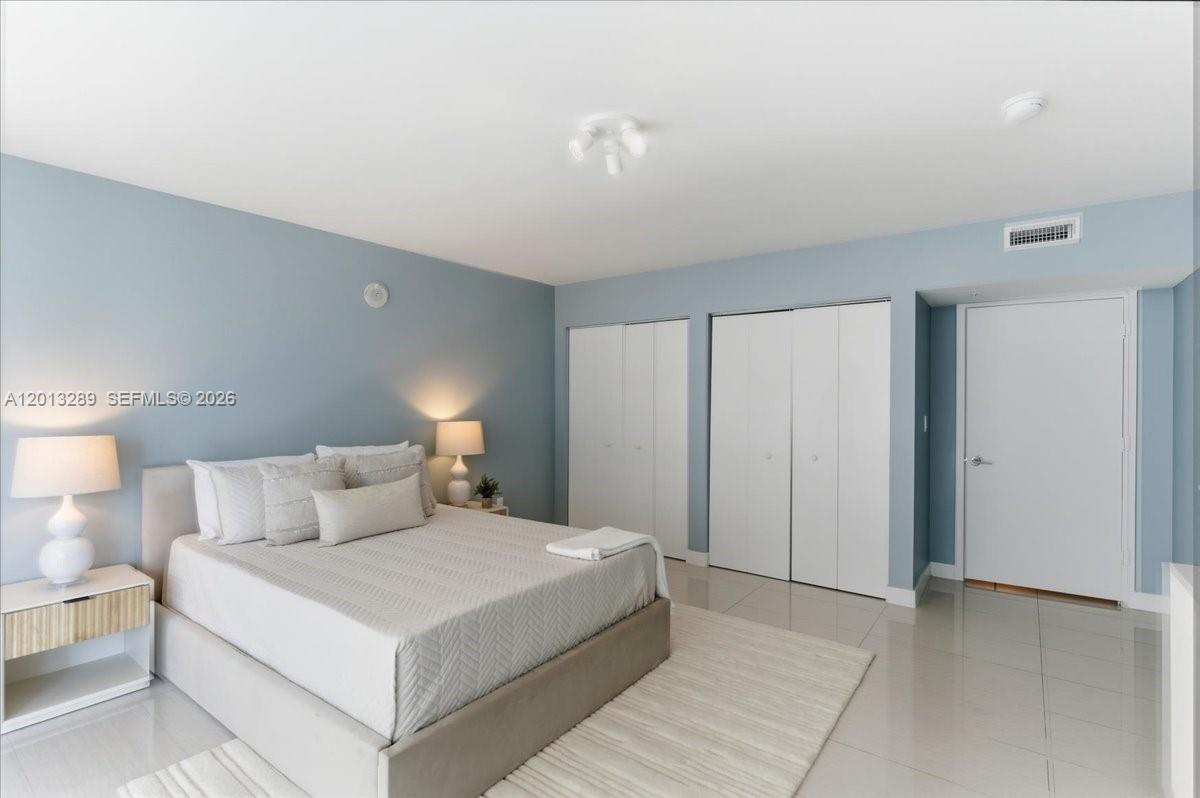 1111 SW 1st Ave Unit: 721-N
