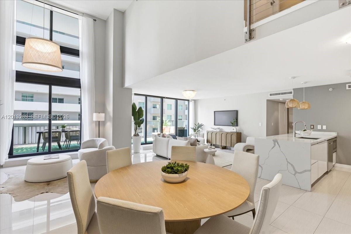 1111 SW 1st Ave Unit: 721-N