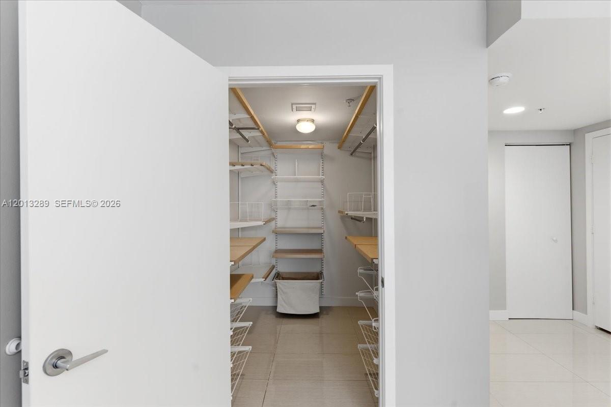 1111 SW 1st Ave Unit: 721-N