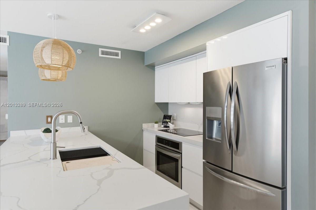 1111 SW 1st Ave Unit: 721-N
