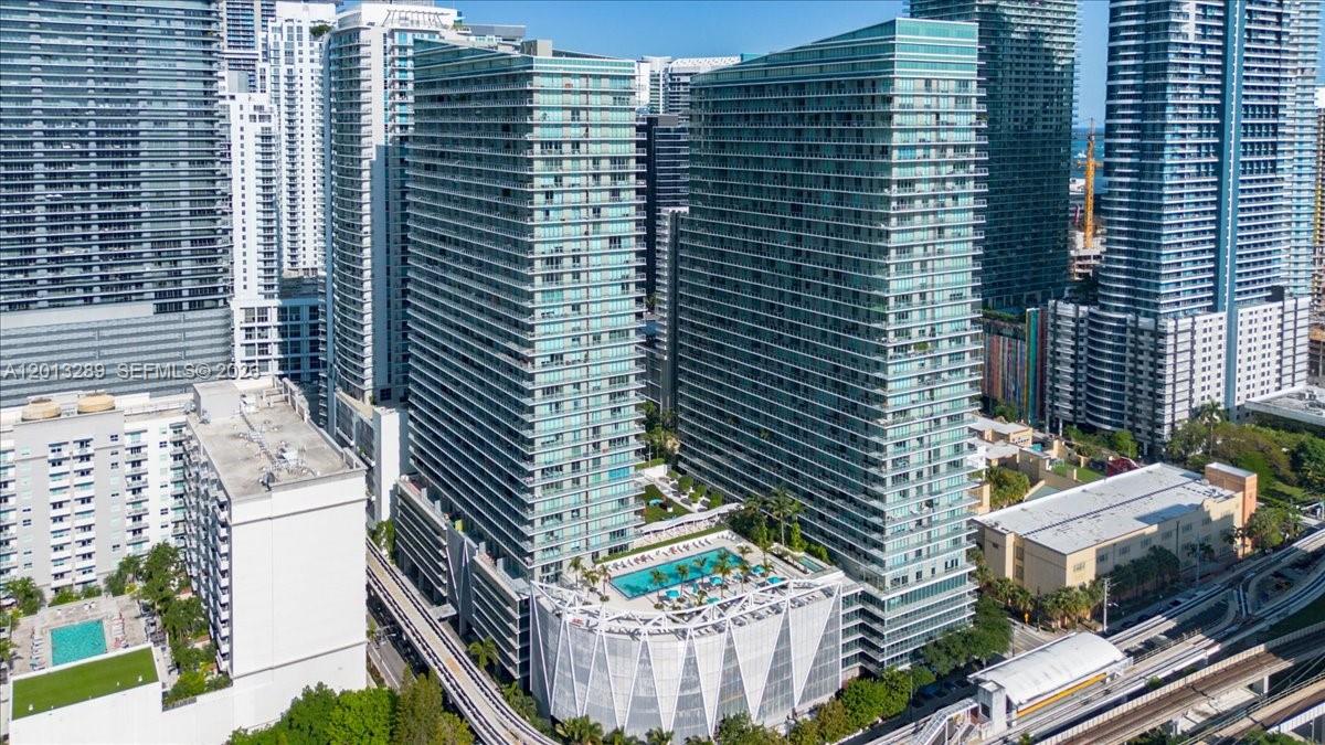 1111 SW 1st Ave Unit: 721-N