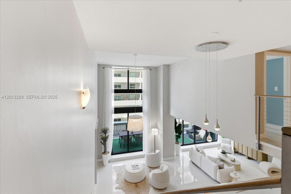 1111 SW 1st Ave Unit: 721-N
