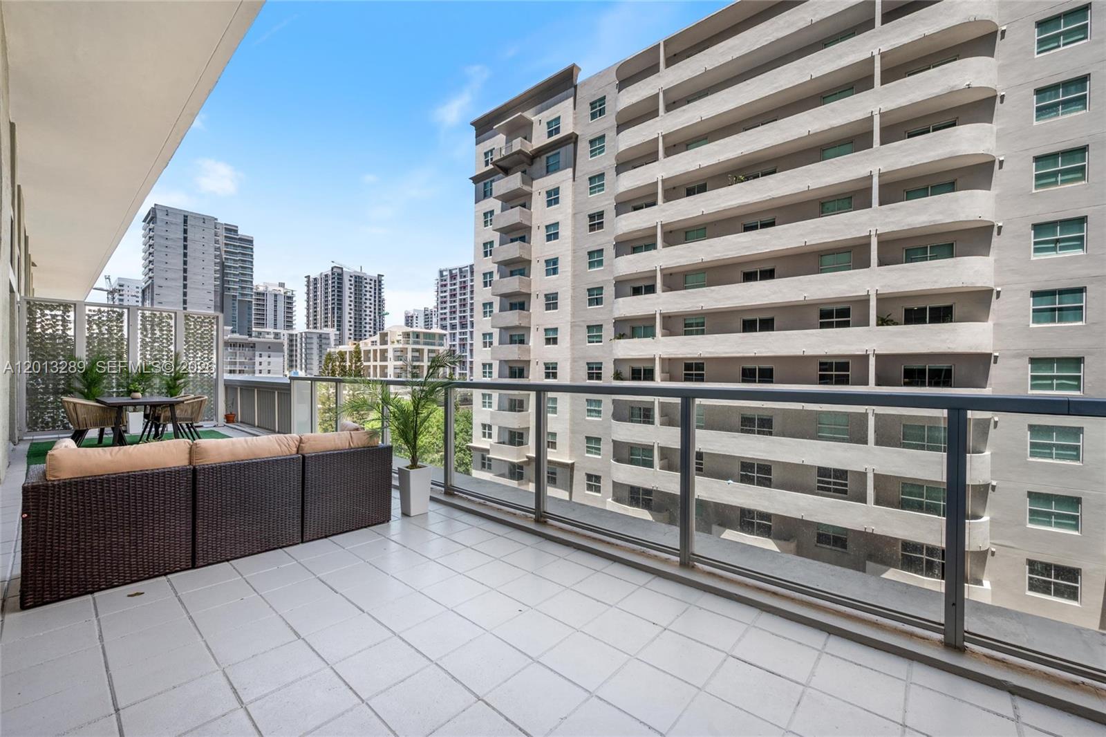 1111 SW 1st Ave Unit: 721-N