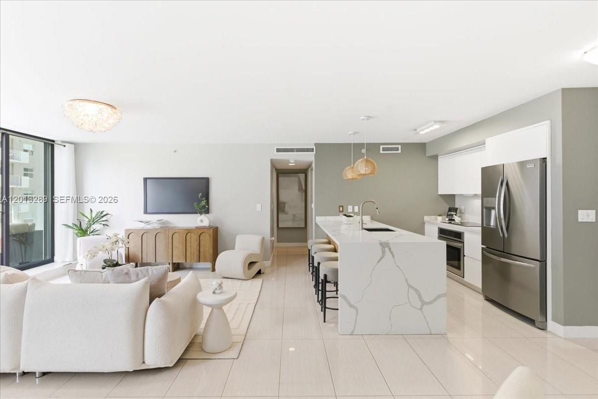 1111 SW 1st Ave Unit: 721-N