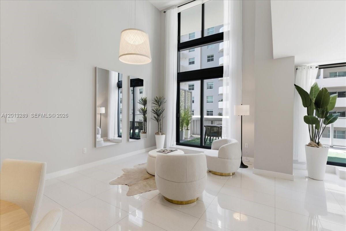 1111 SW 1st Ave Unit: 721-N