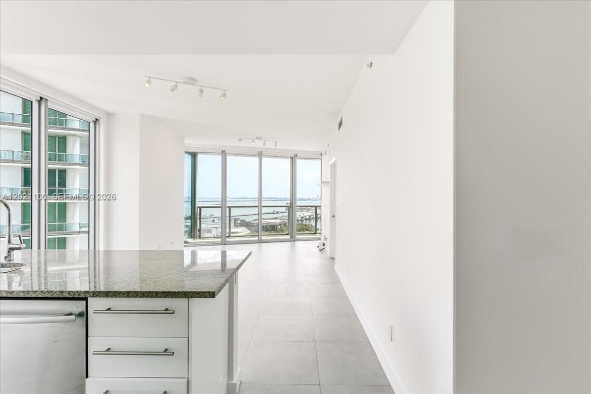888 Biscayne Blvd # 2212