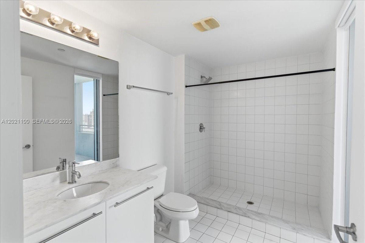 888 Biscayne Blvd # 2212