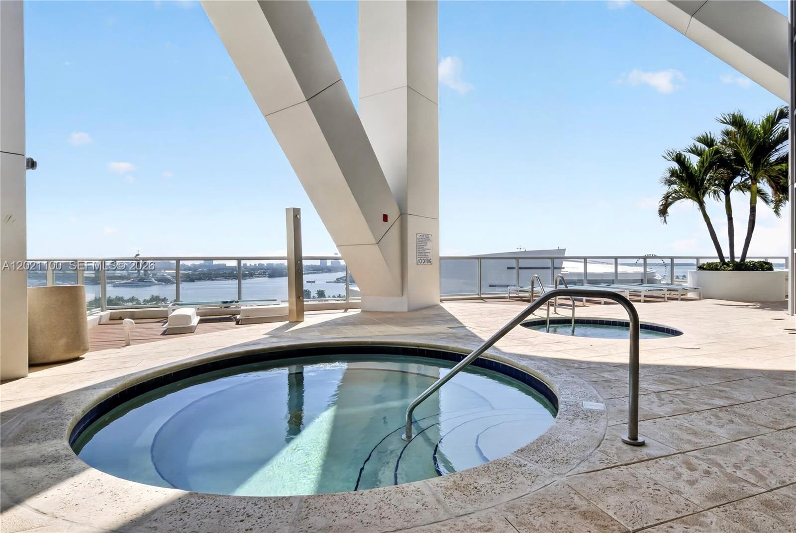 888 Biscayne Blvd # 2212