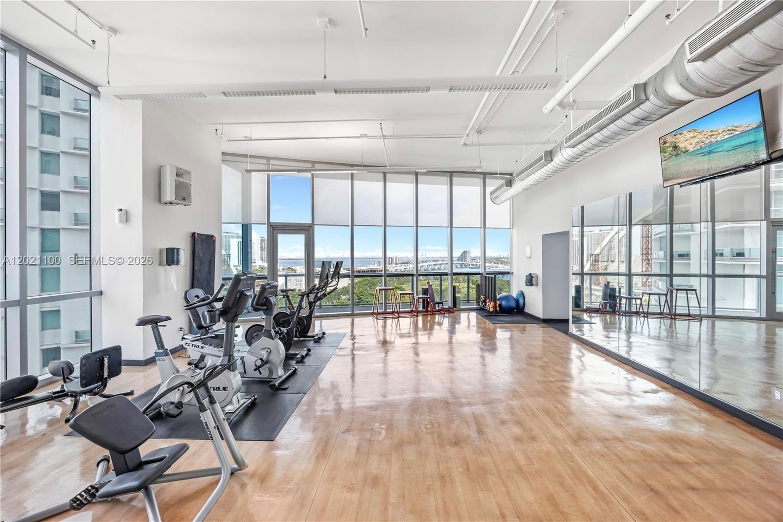 888 Biscayne Blvd # 2212