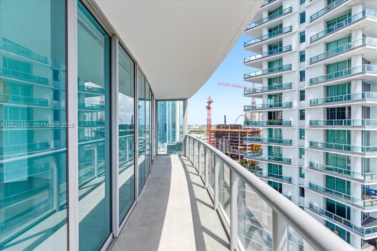 888 Biscayne Blvd # 2212