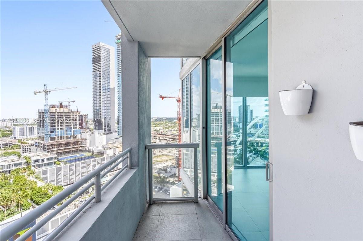 888 Biscayne Blvd # 2212
