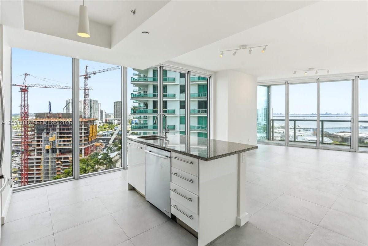 888 Biscayne Blvd # 2212