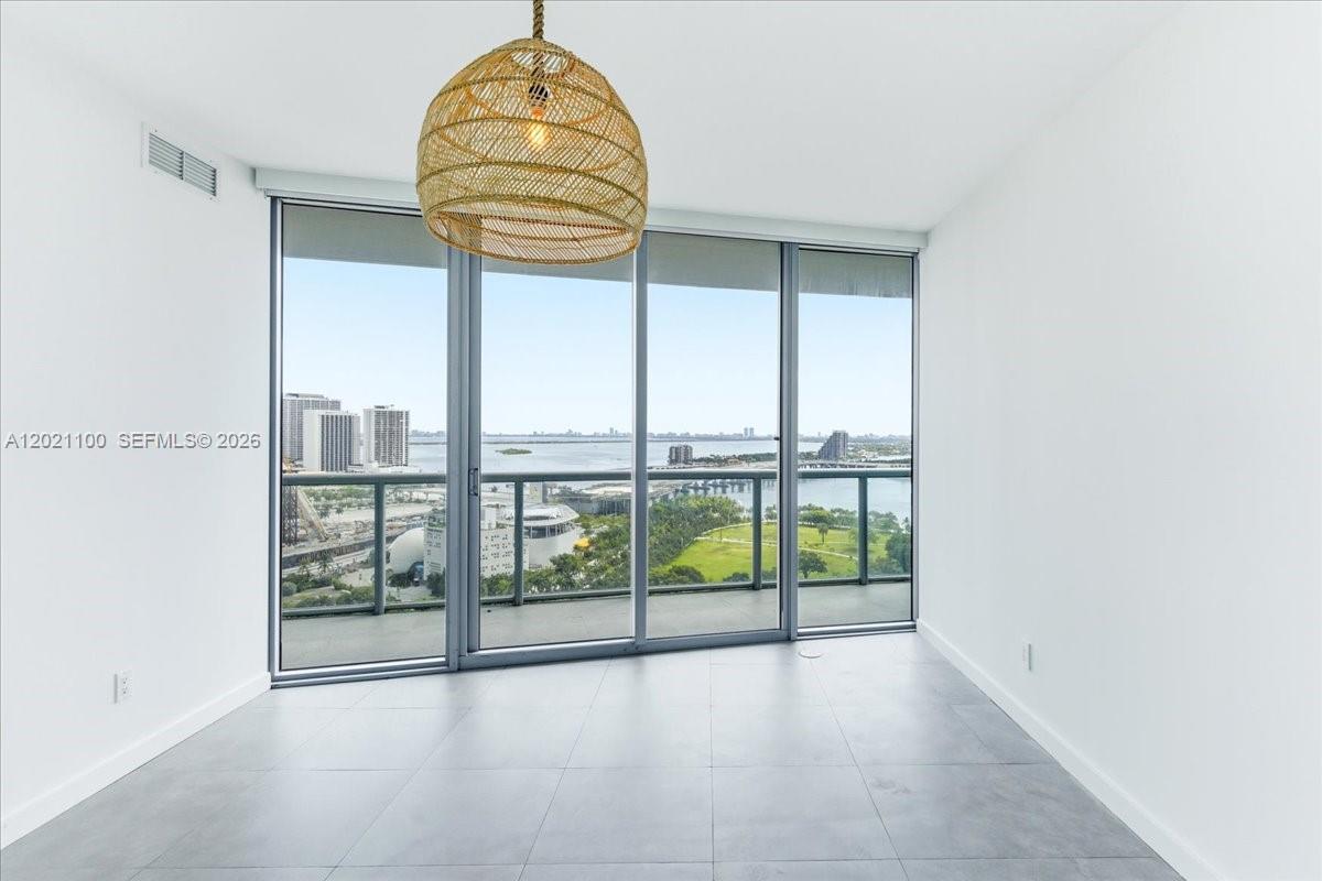 888 Biscayne Blvd # 2212