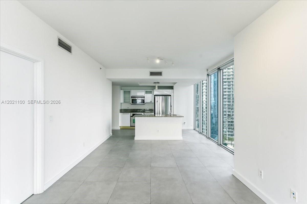 888 Biscayne Blvd # 2212