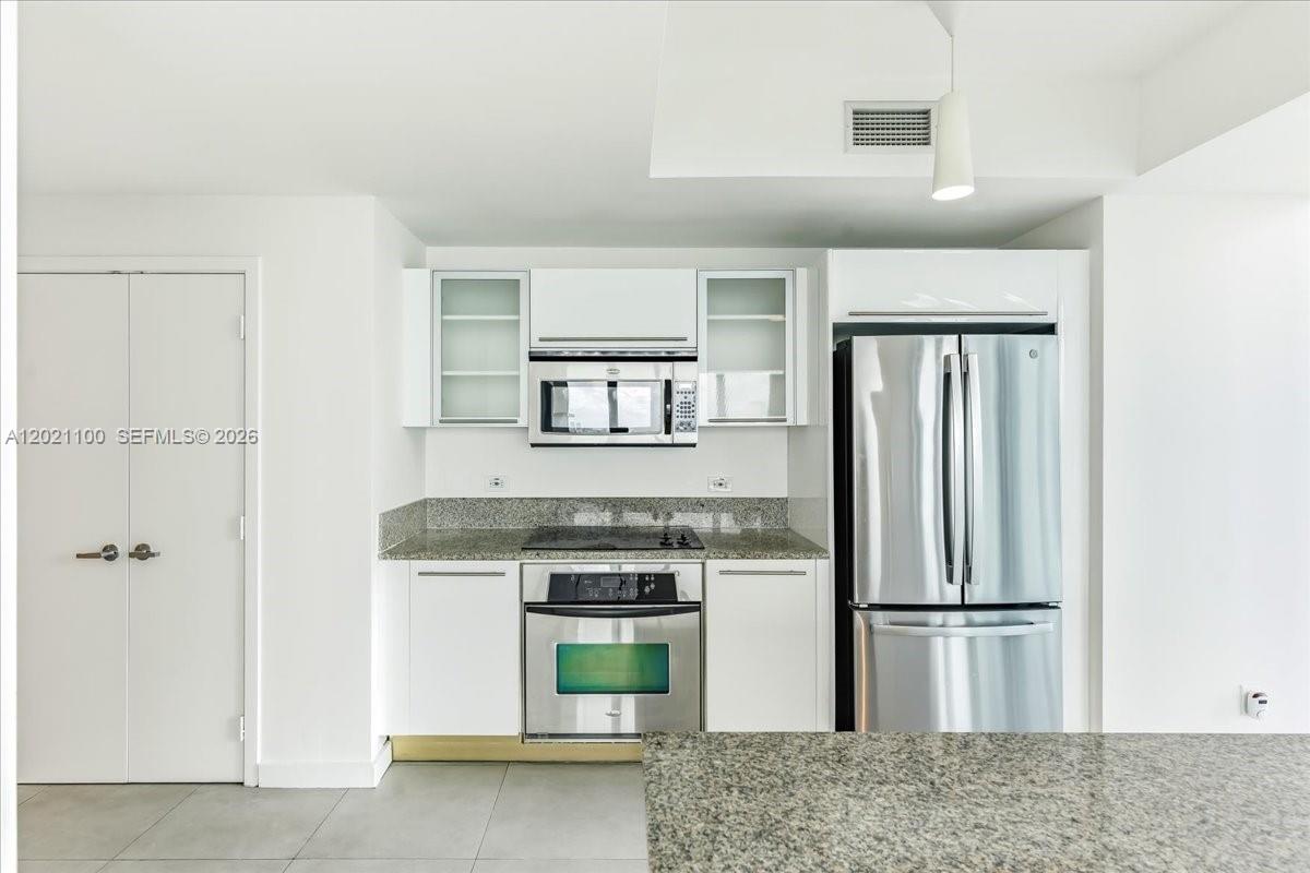 888 Biscayne Blvd # 2212