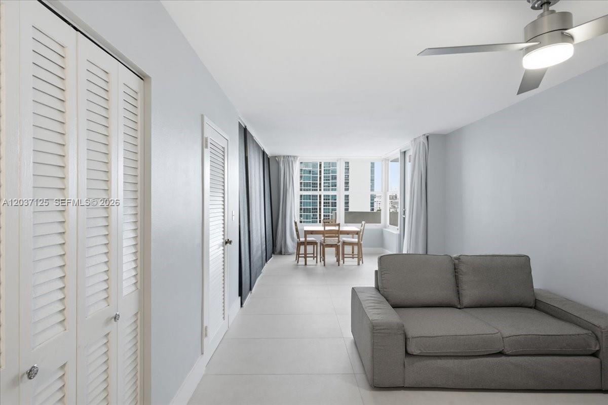 2899 Collins Ave # 1022