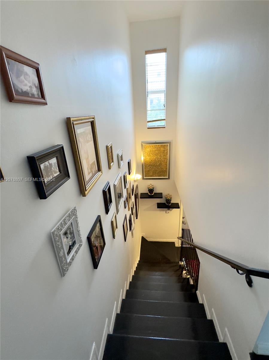 3047 Center St # 7