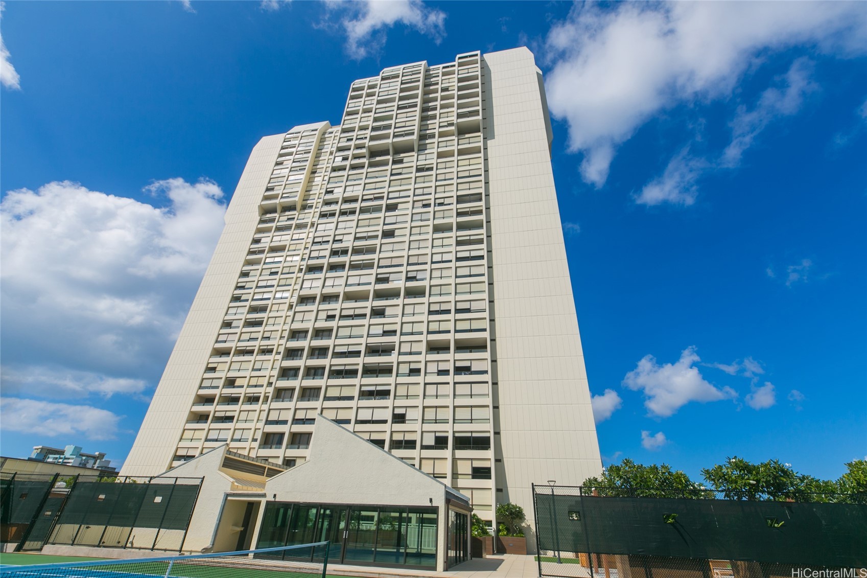 1717 Mott Smith Drive 1413