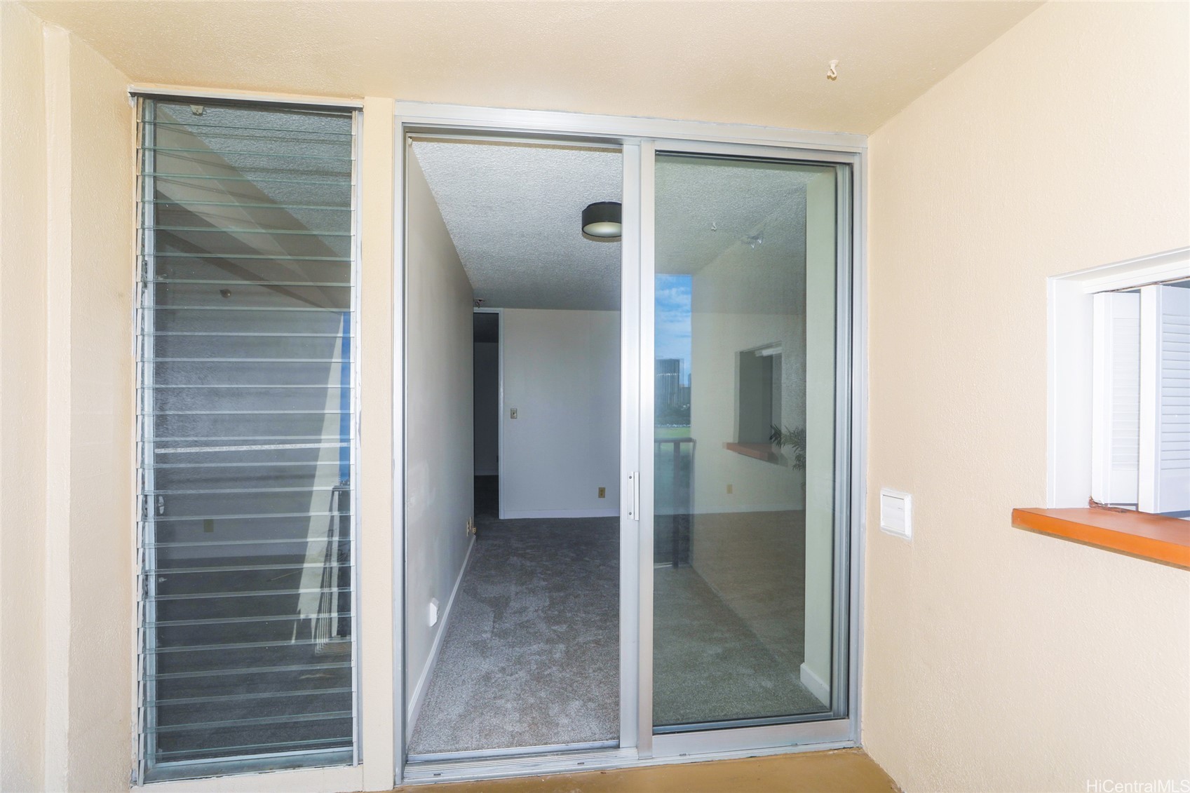 2916 Date Street 10I