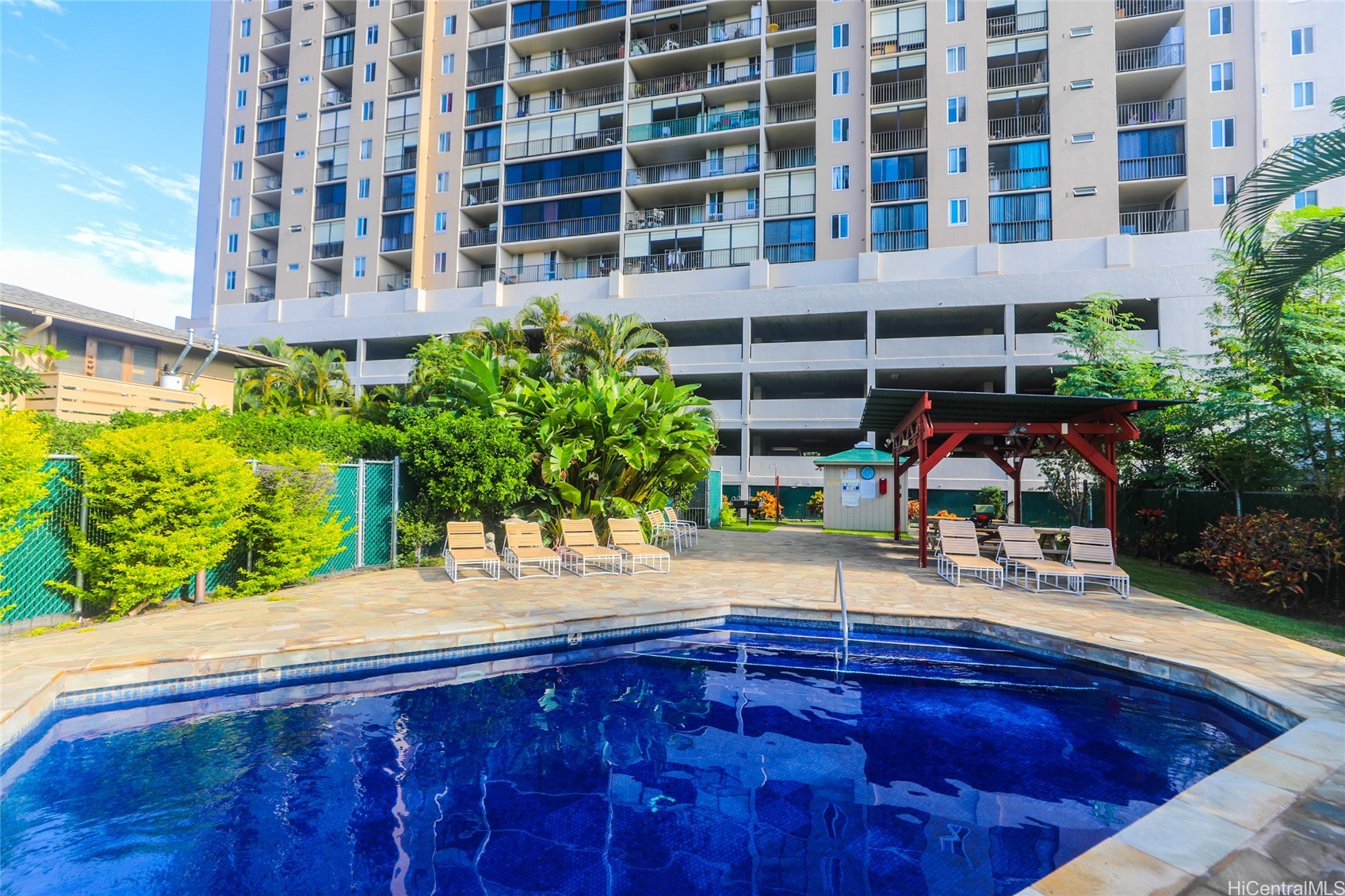 2916 Date Street 10I