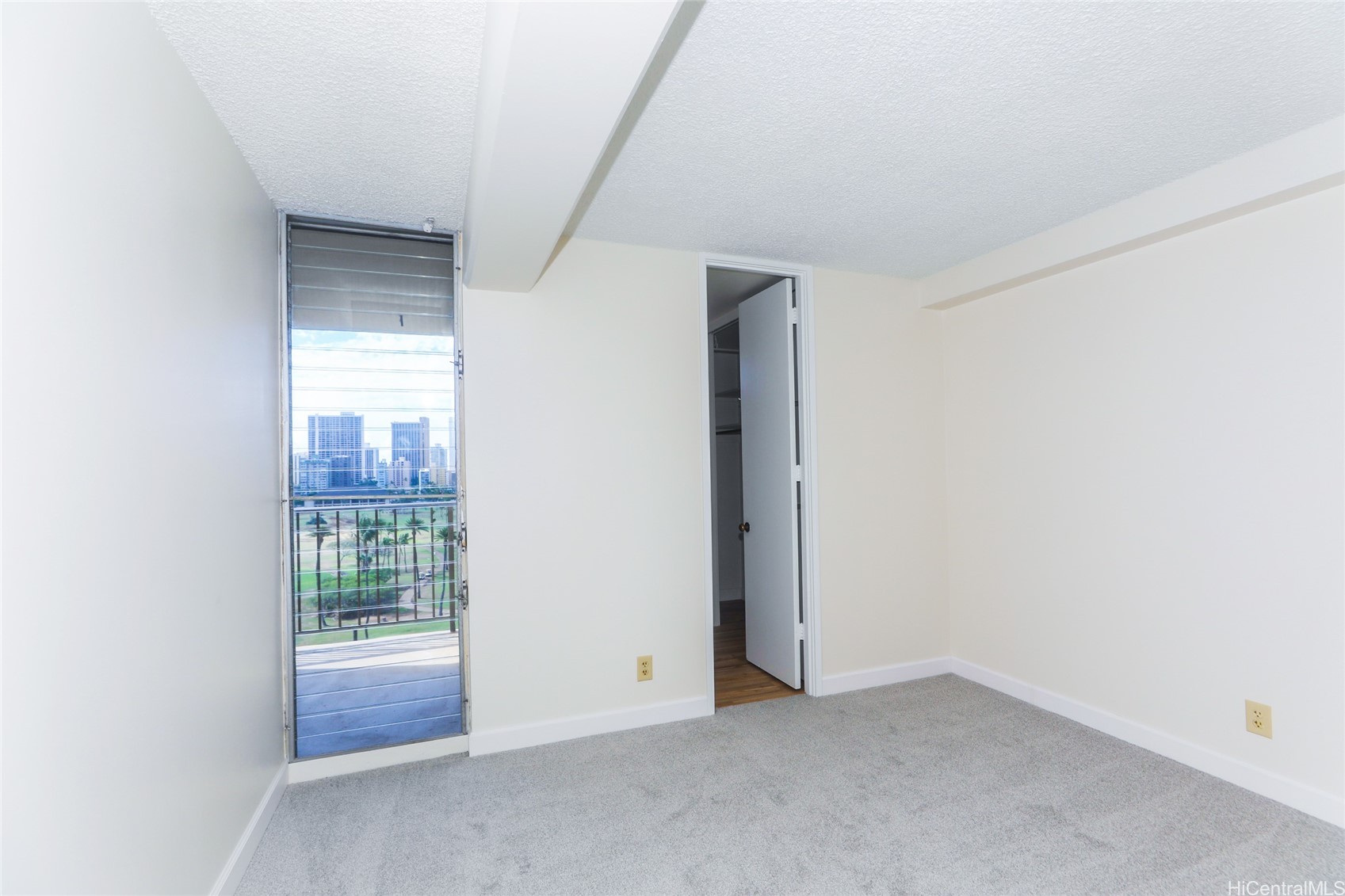 2916 Date Street 10I