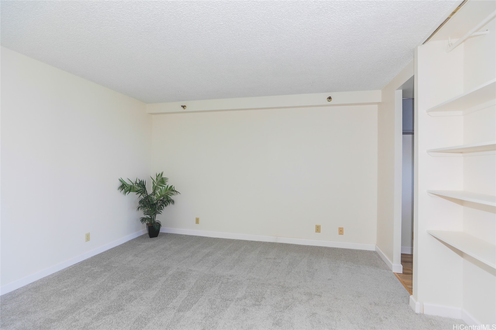 2916 Date Street 10I