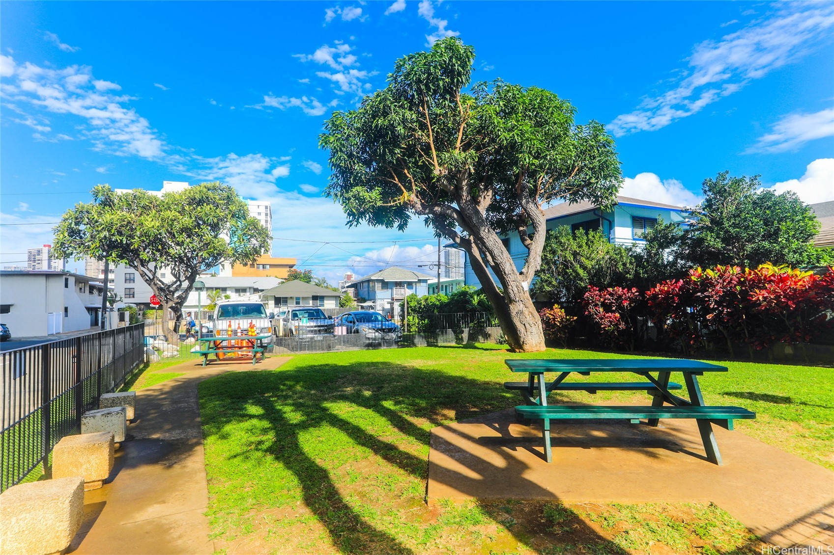 2916 Date Street 10I