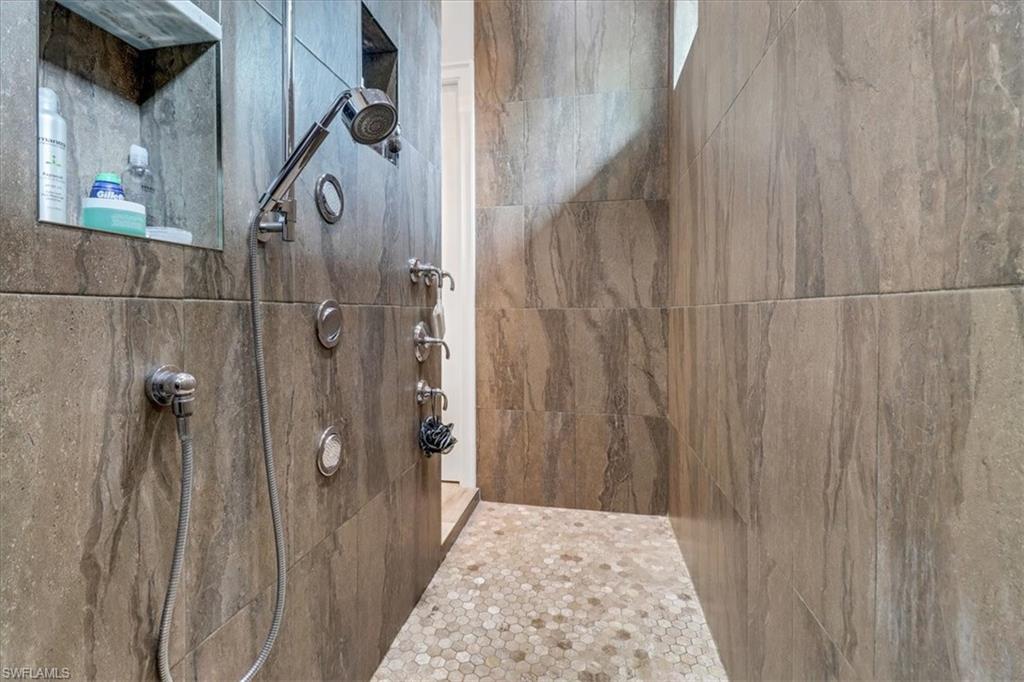 809 Saint Clair Shores RD