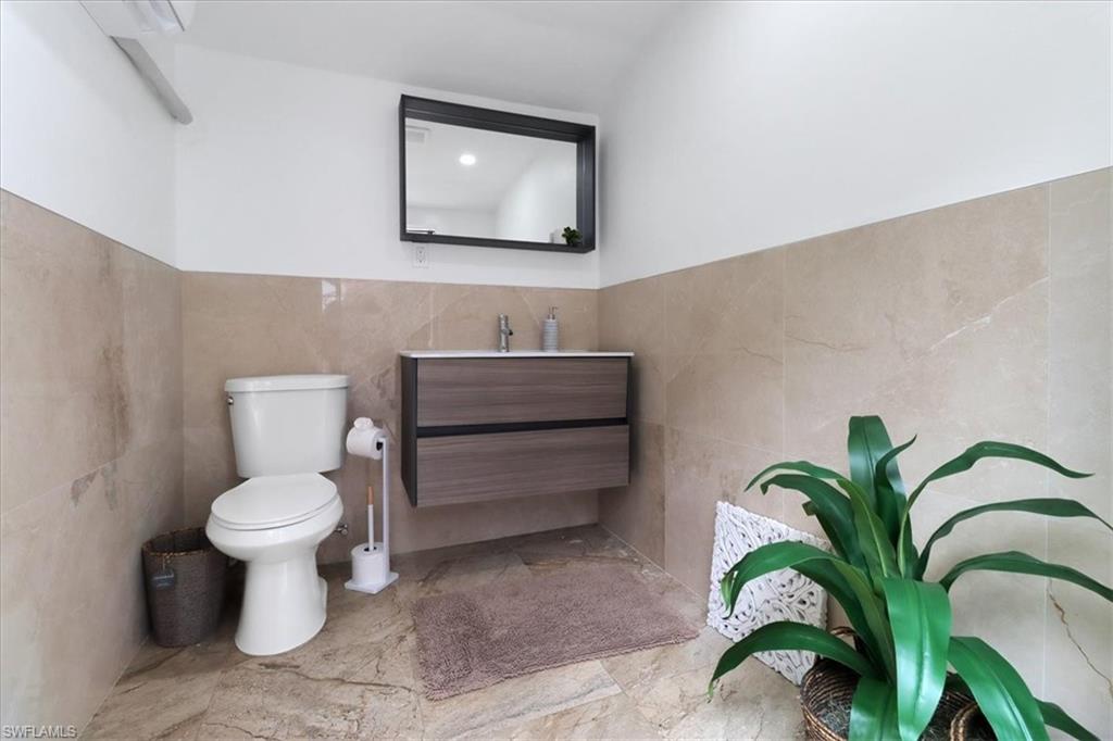 809 Saint Clair Shores RD