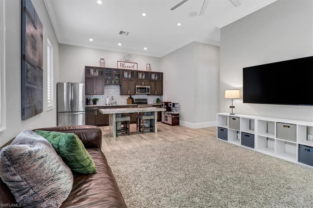 809 Saint Clair Shores RD