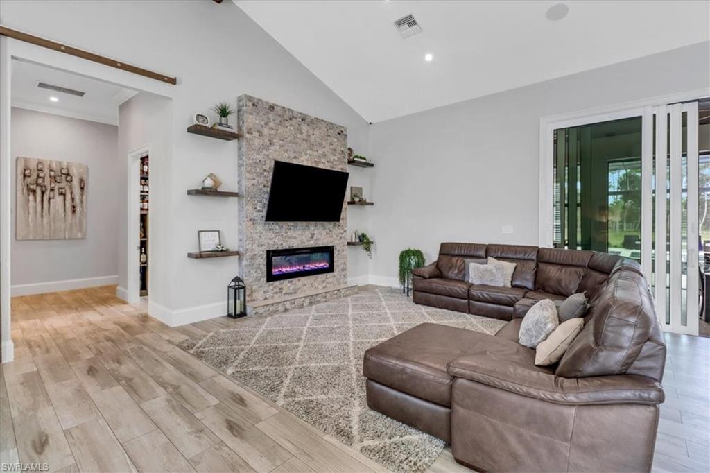 809 Saint Clair Shores RD