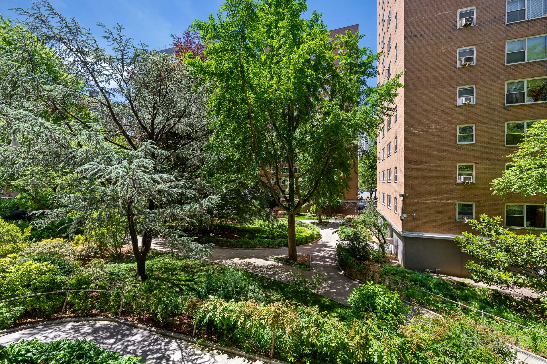 130 Saint Edwards St Unit: 2C