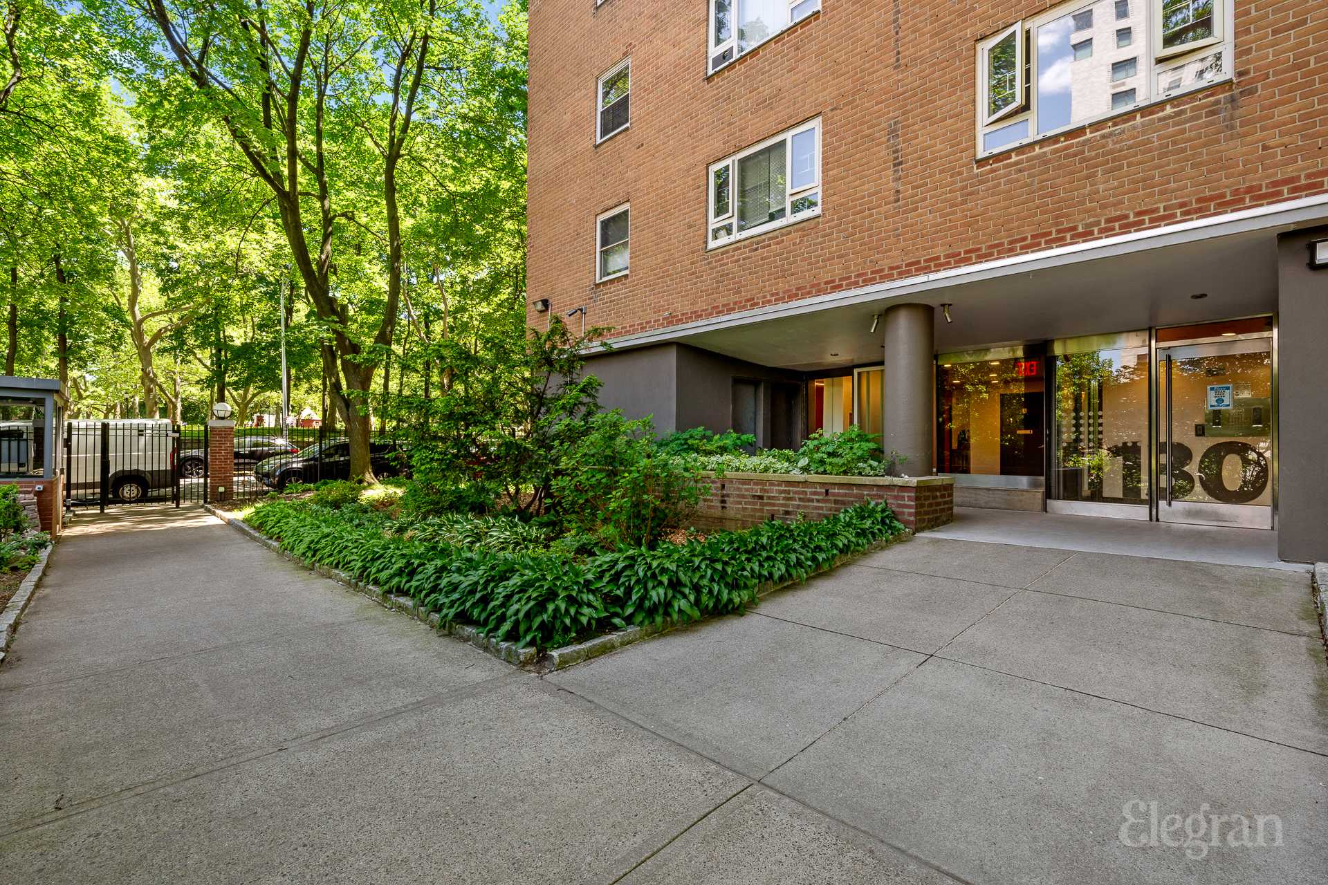 130 Saint Edwards St Unit: 2C