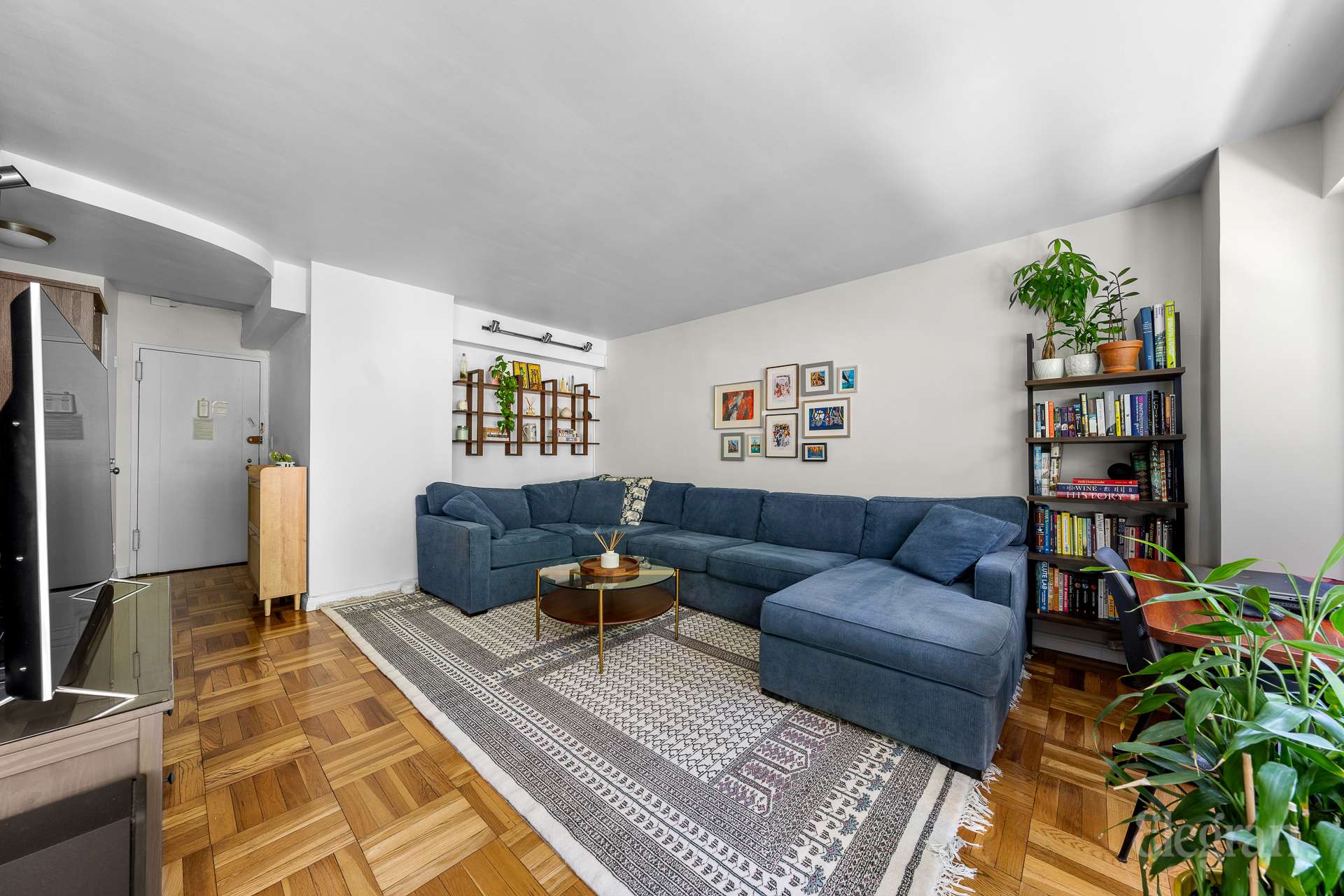 130 Saint Edwards St Unit: 2C