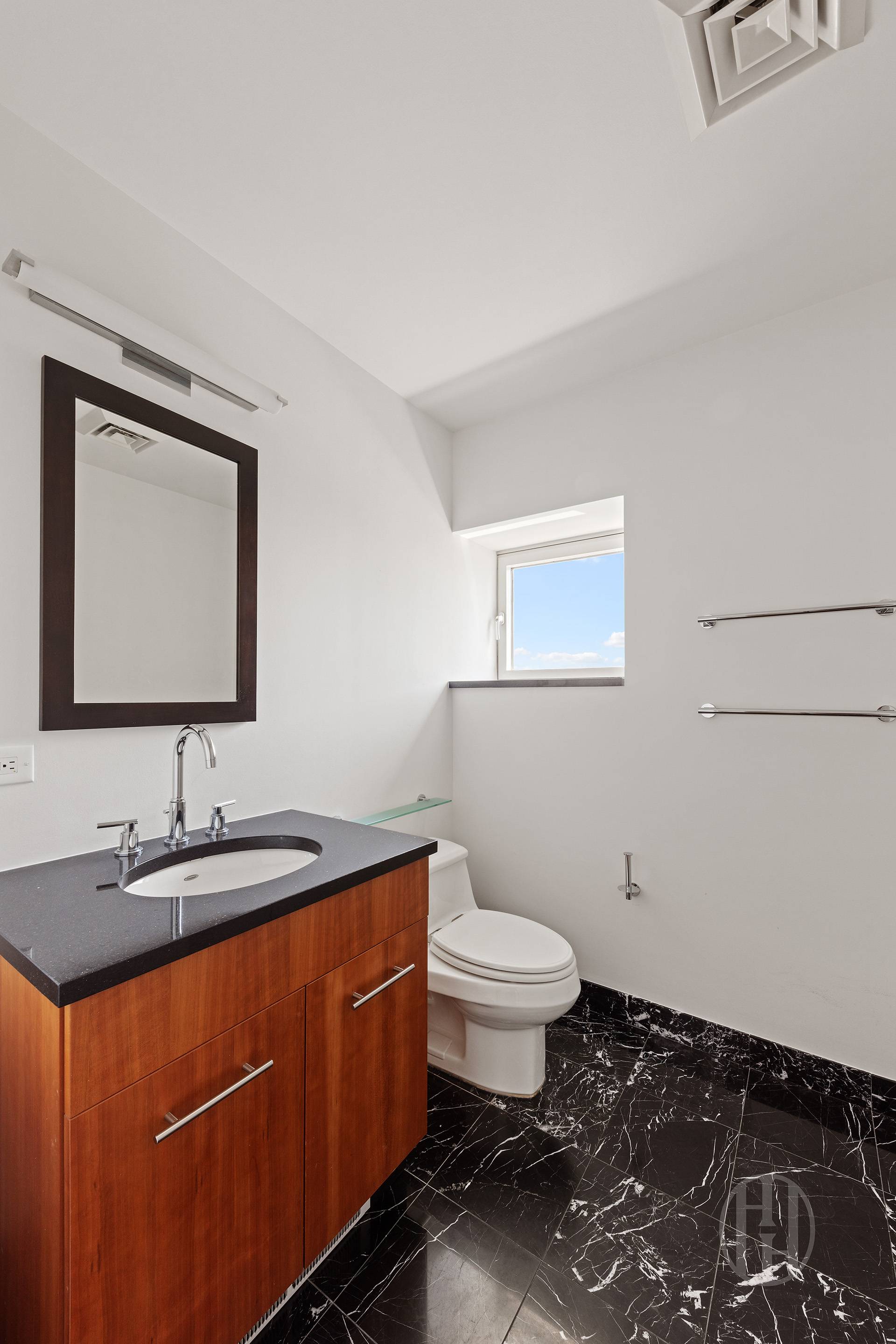 11 East 29th Street Unit: 32C