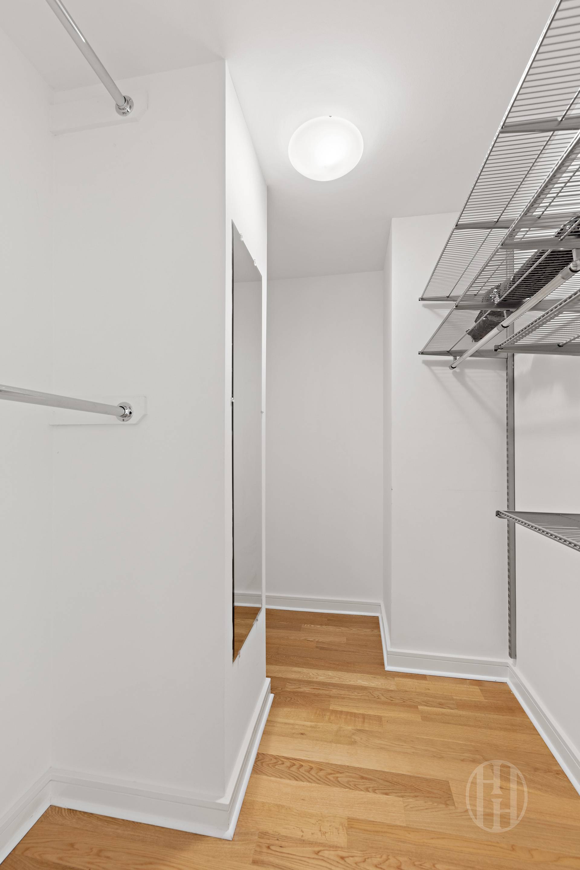 11 East 29th Street Unit: 32C