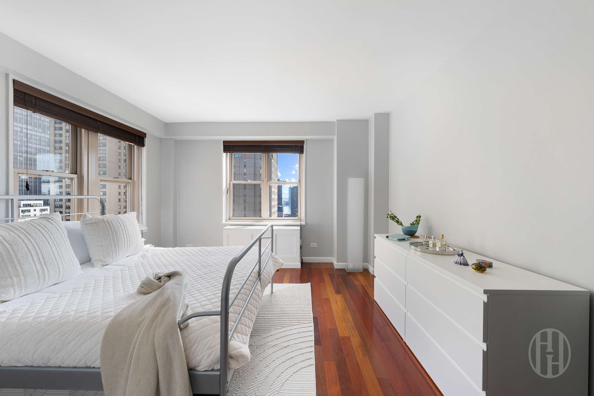 137 East 36th Street Unit: 20C