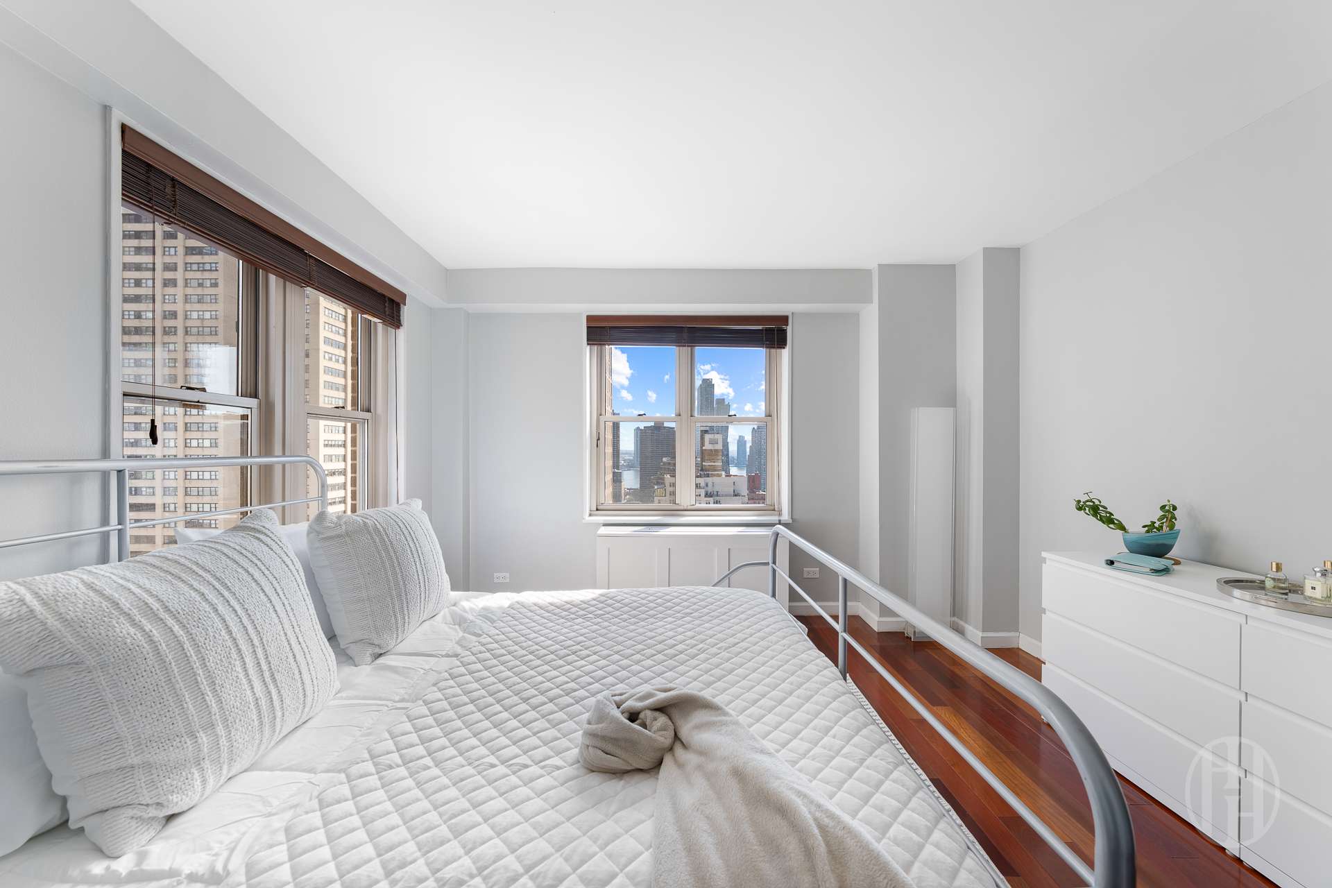 137 East 36th Street Unit: 20C