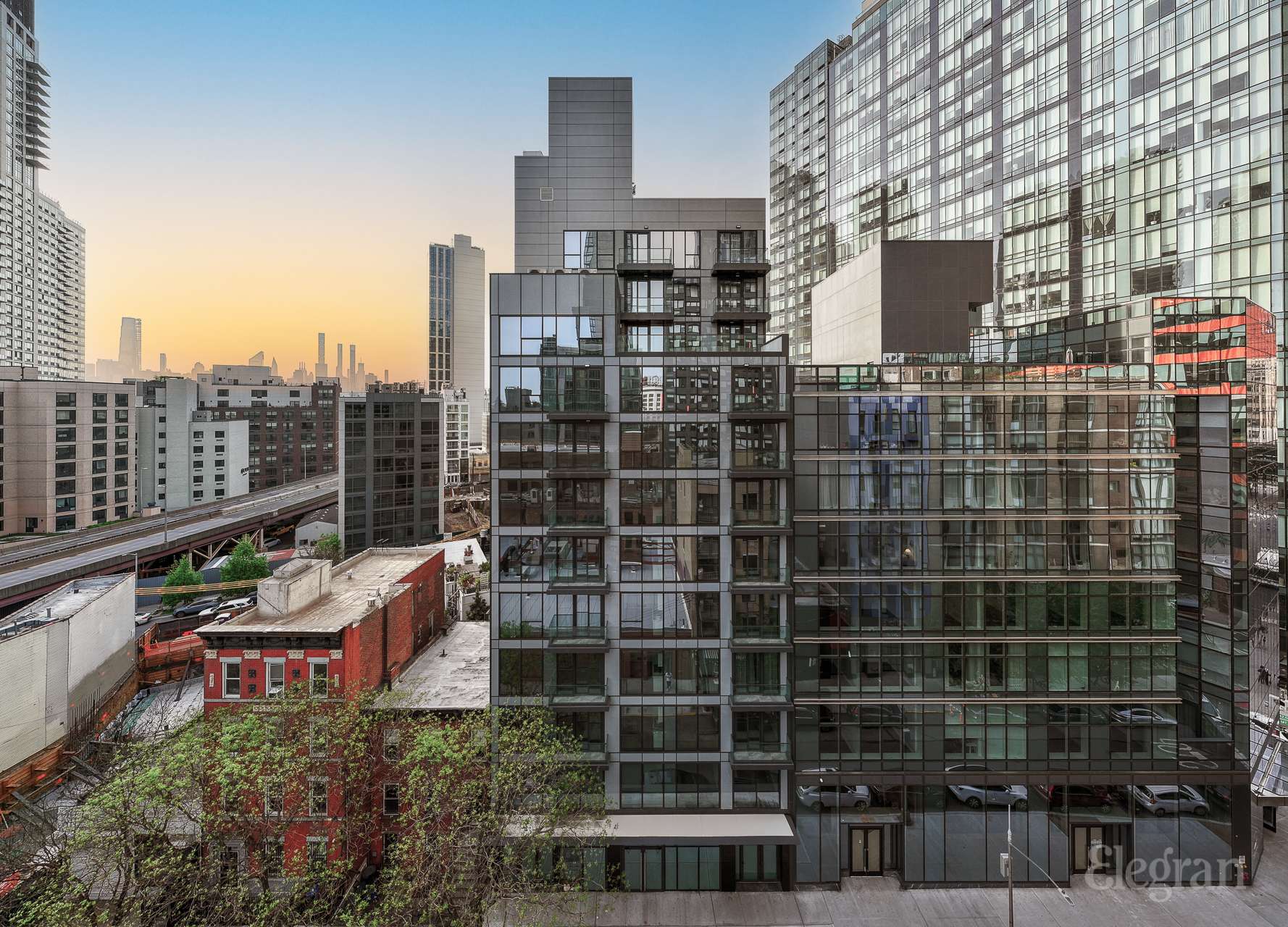 42 -62 Hunter St Unit: 11A