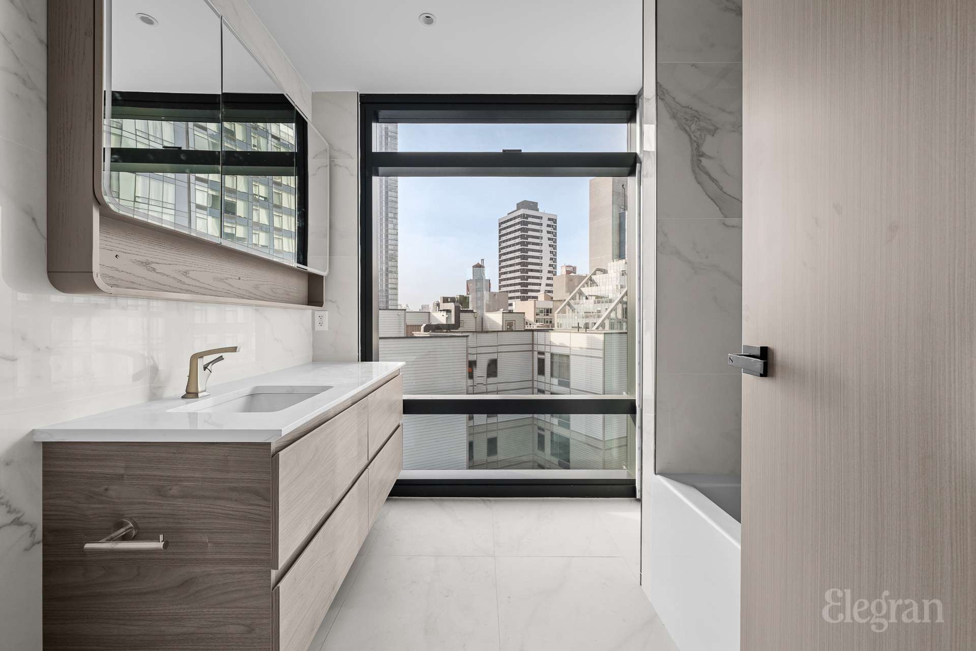 42 -62 Hunter St Unit: 11A
