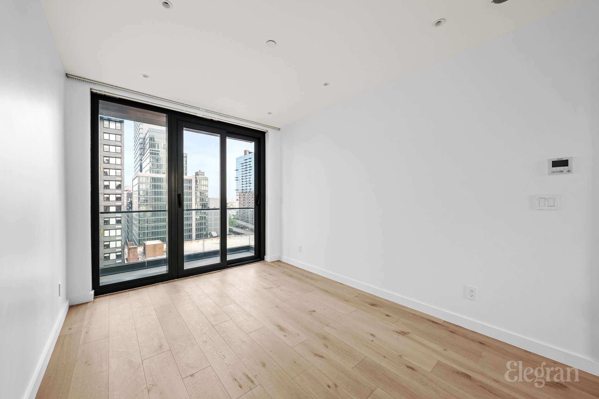42 -62 Hunter St Unit: 11A