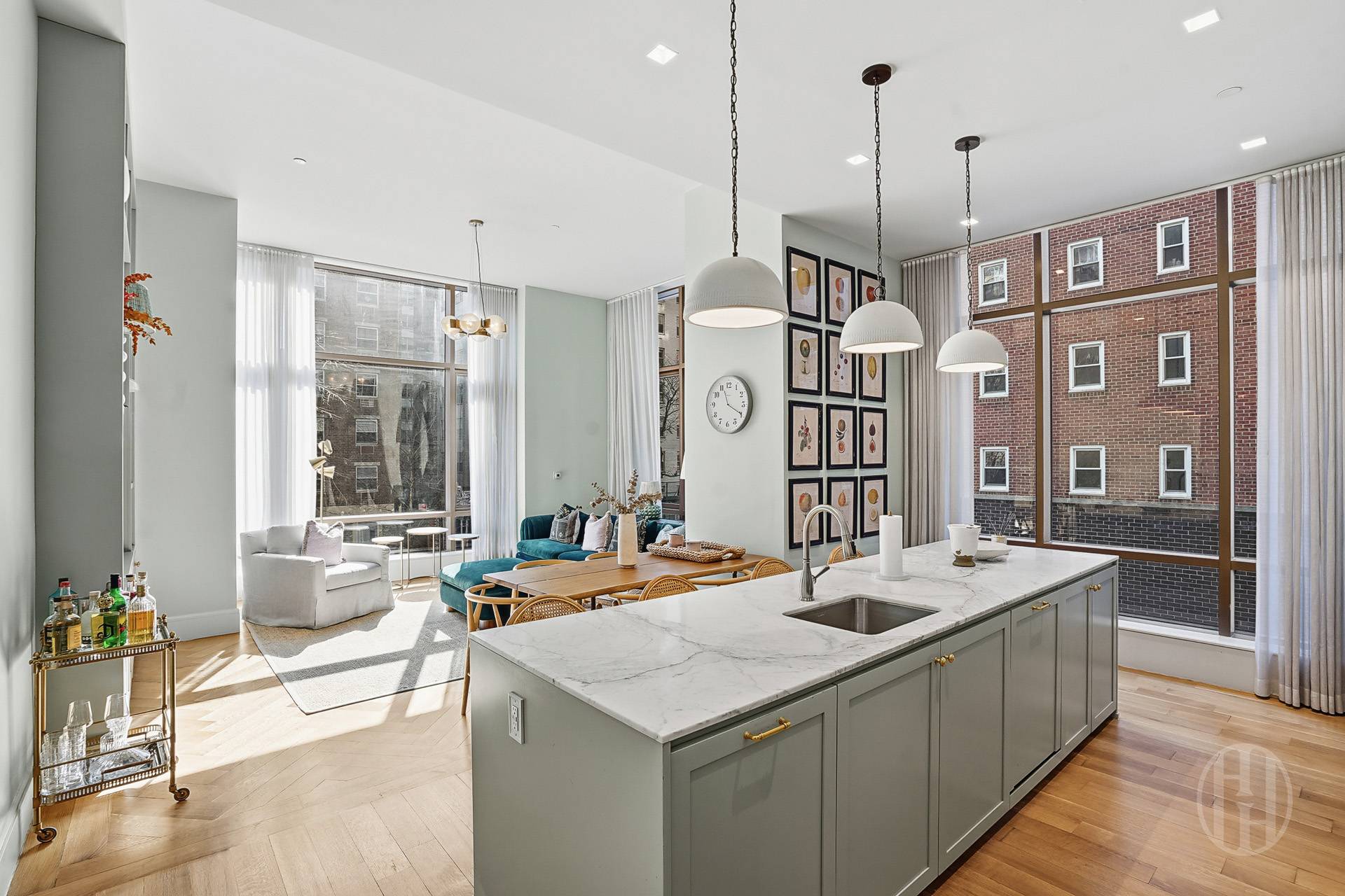 215 East 19th Street Unit: 2B