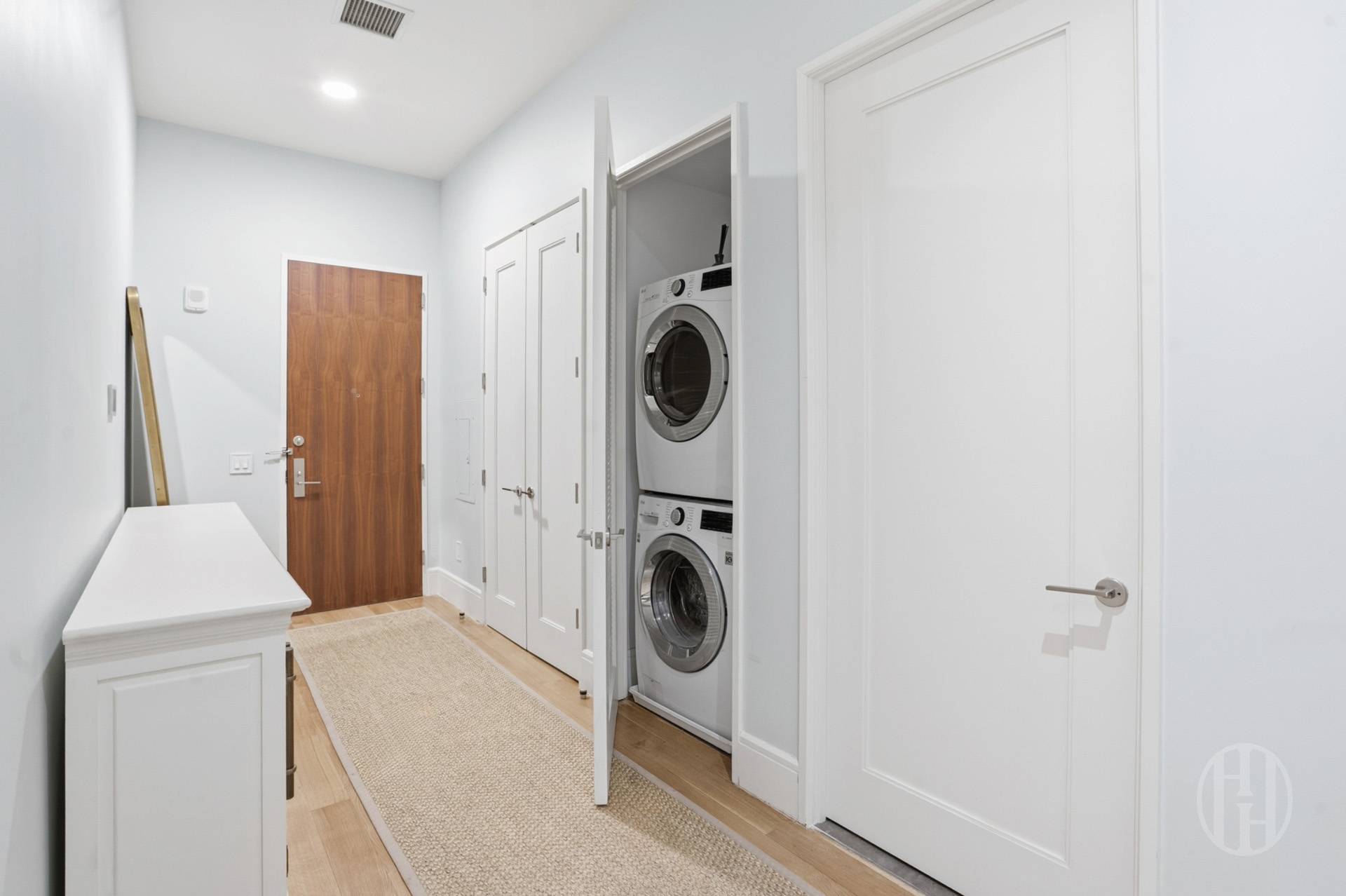 215 East 19th Street Unit: 2B