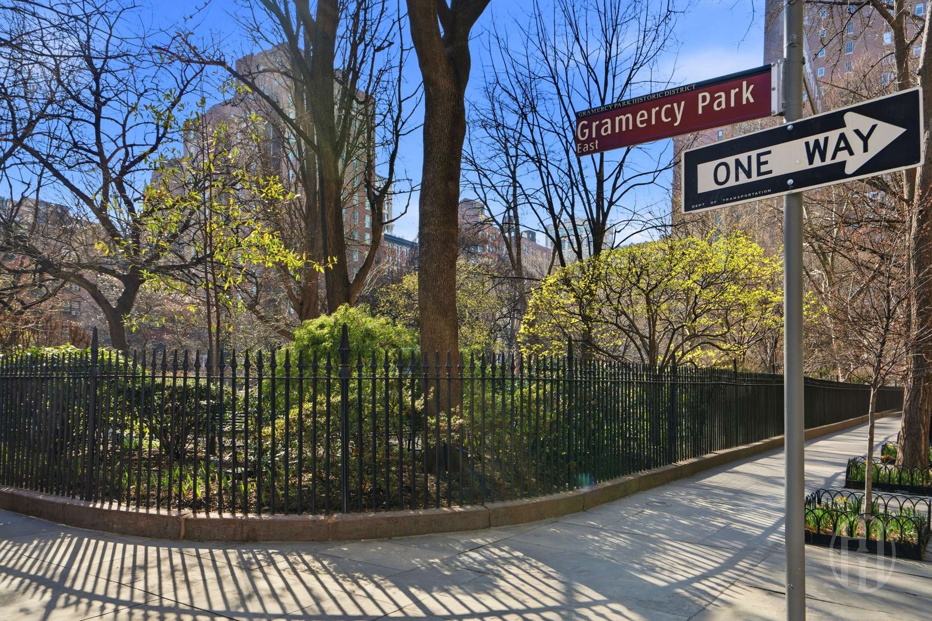 215 East 19th Street Unit: 2B