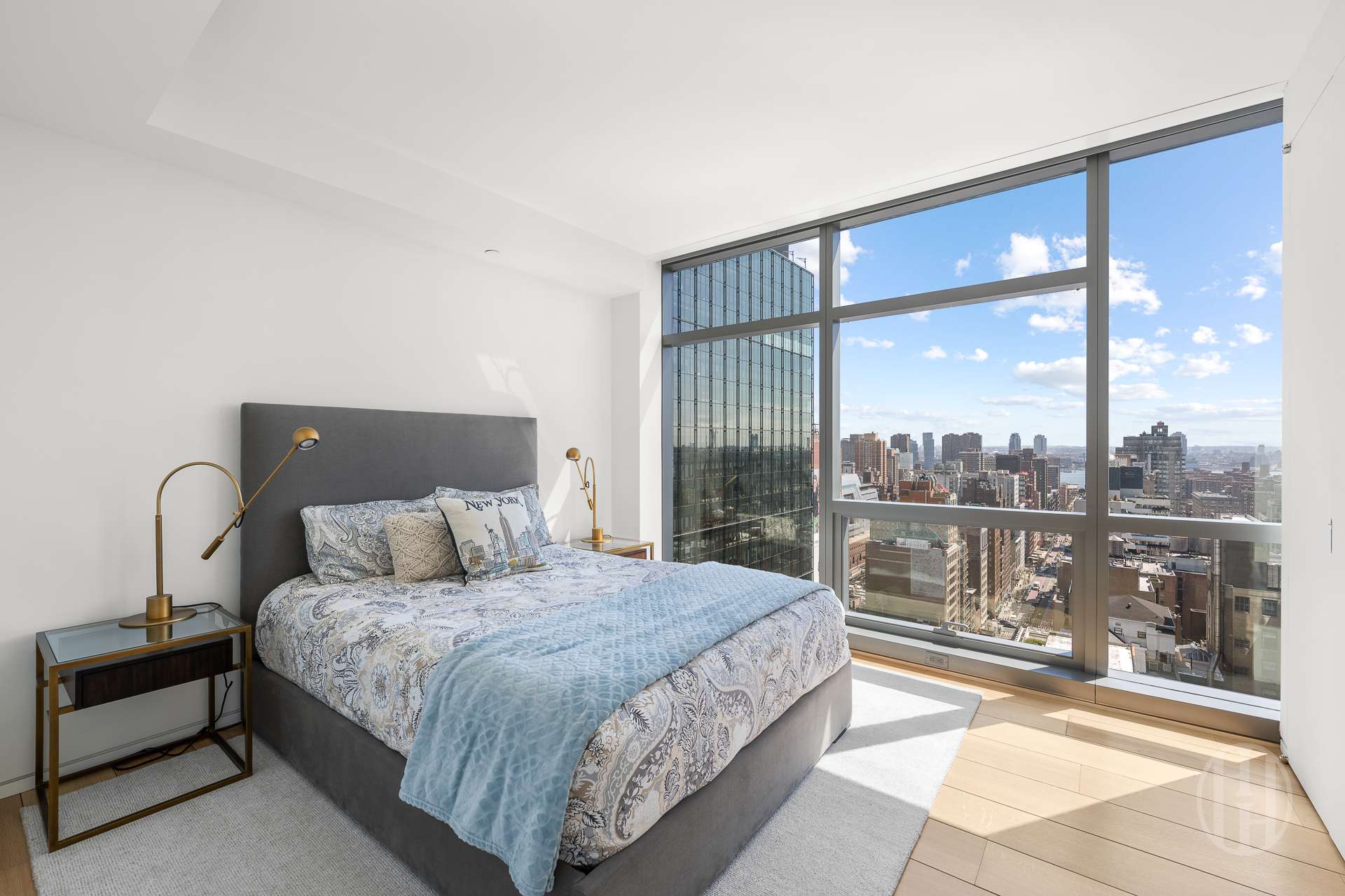 23 East 22nd Street Unit: 28B
