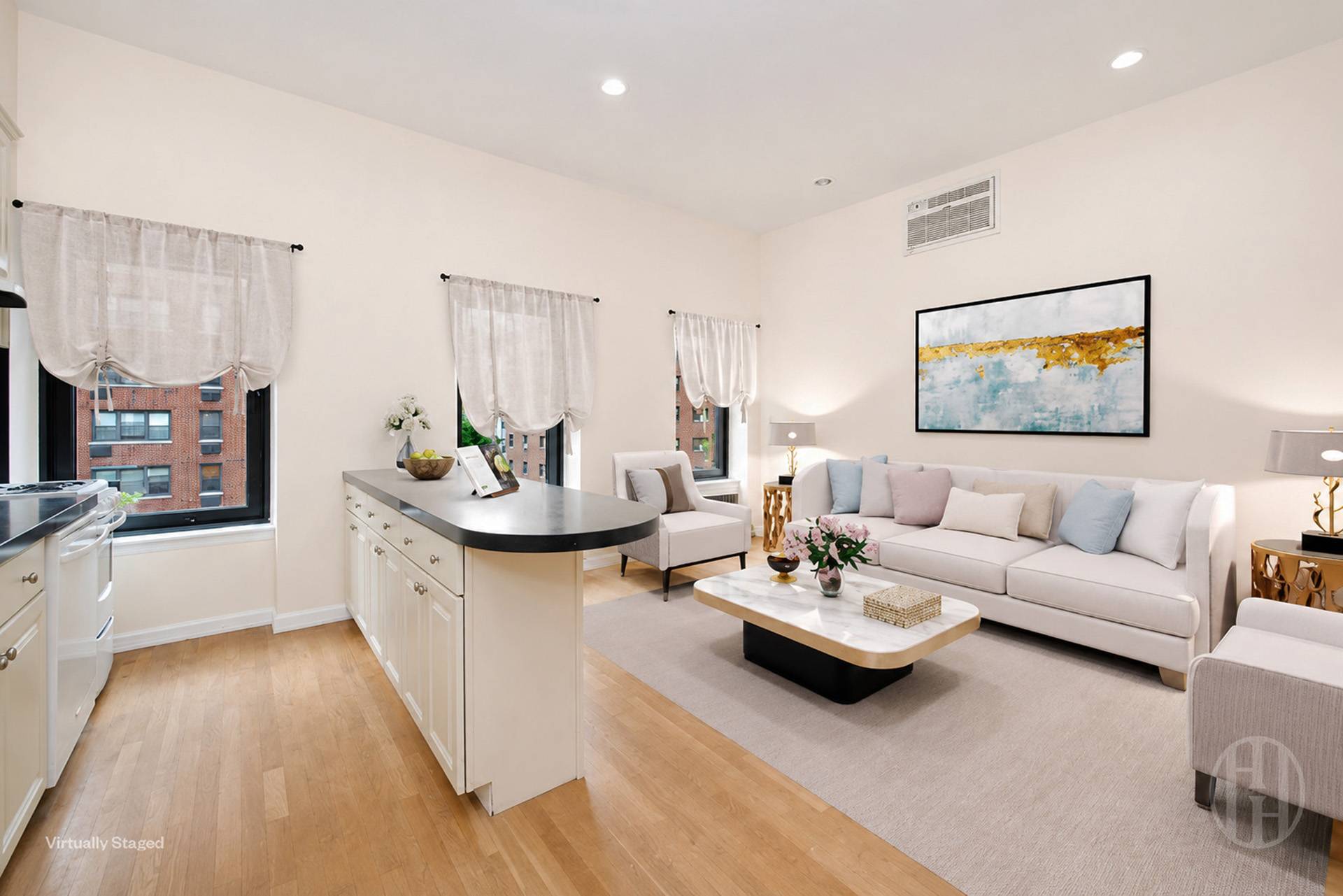 200 East 35th Street Unit: TOWNHOUSE