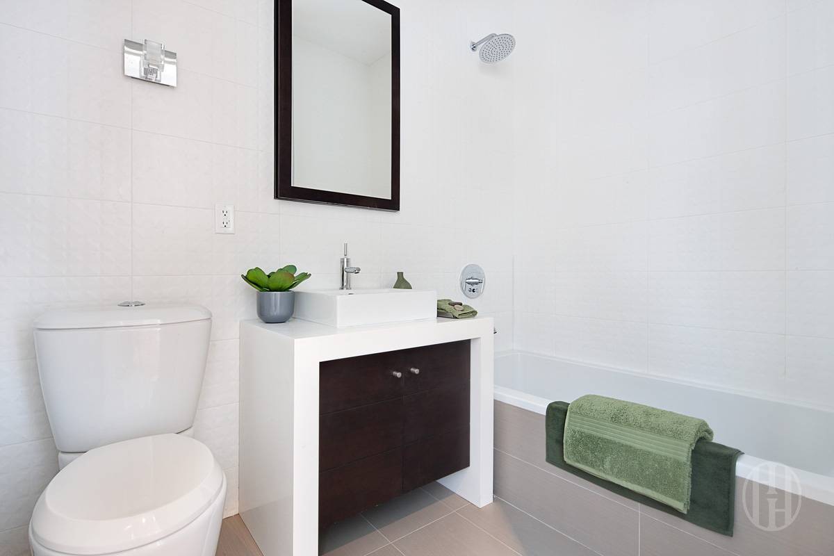 182 15th St Unit: 3C